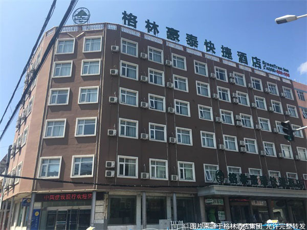 酒店门口现“爱心冰柜” 为户外工作者送去“暖pg电子平台心”的清凉(图3)