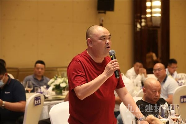 星服务·赢未来2021雅之轩门窗供应链战略半岛官网合作大会隆重举行(图3)