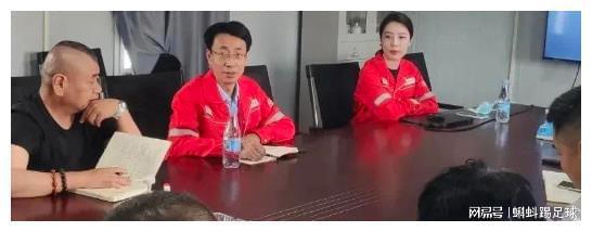 牵手事件再升级！专家还原唇语半岛官网董思槿再被扒新料真比戴璐精彩(图4)